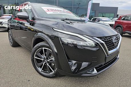 Black 2024 Nissan Qashqai SUV ST-L F