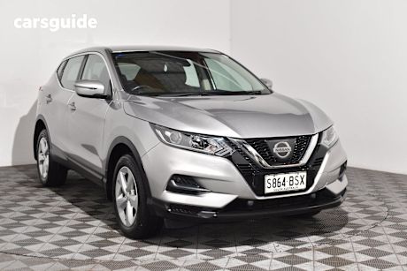 Grey 2017 Nissan Qashqai SUV ST F
