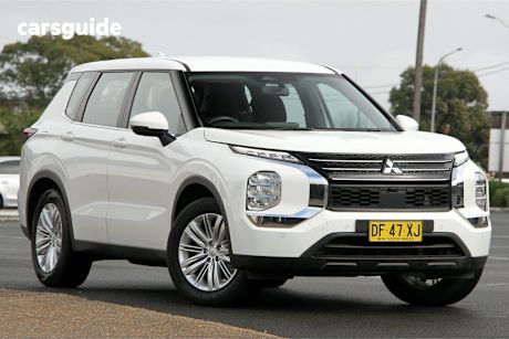 2023 Mitsubishi Outlander SUV ES F