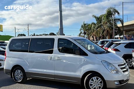 White 2016 Hyundai Imax OtherCar R