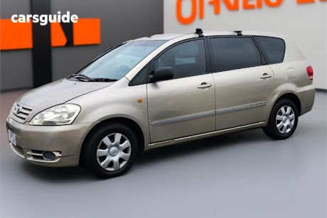 Gold 2002 Toyota Avensis Wagon Verso Glx