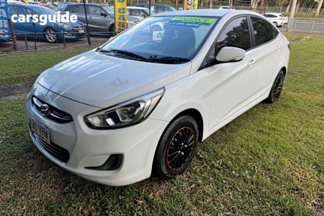 White 2014 Hyundai Accent Sedan Active