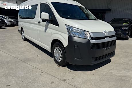 White 2022 Toyota HiAce Bus Slwb Commuter (12 Seats)