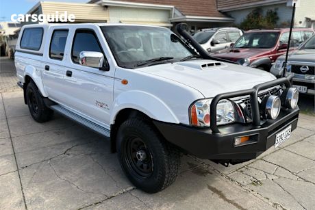 White 2014 Nissan Navara Ute Tray ST-R 4X4