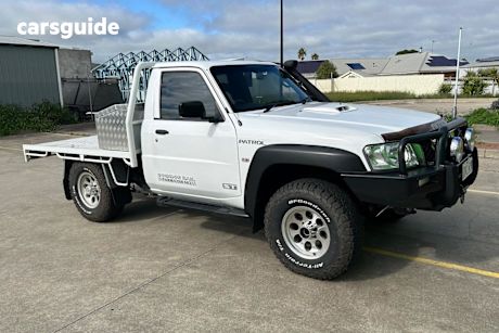 White 2011 Nissan Patrol Coil Cab Chassis St (4X4)