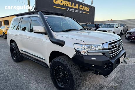 White 2018 Toyota Landcruiser Wagon Sahara (4X4)