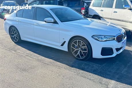 White 2021 BMW 5 Sedan 530D M SPORT R