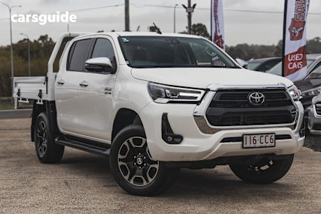 White 2020 Toyota Hilux Ute Tray SR5 4X4