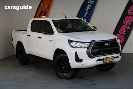 White 2021 Toyota Hilux Double Cab Pick Up Sr (4X4)