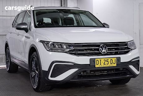 White 2023 Volkswagen Tiguan SUV 110TSI LIFE ALLSPACE F