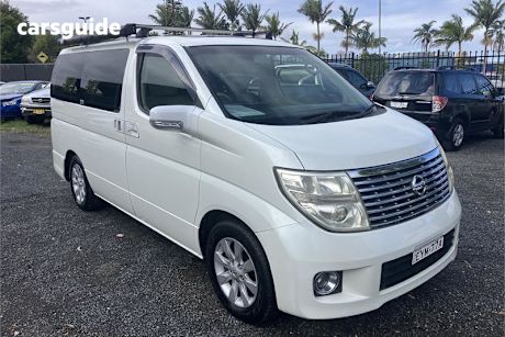 White 2005 Nissan Elgrand Wagon