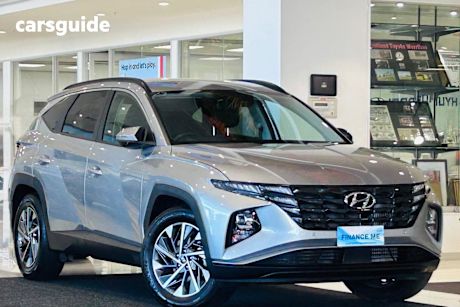 Silver 2024 Hyundai Tucson SUV ELITE 4X4