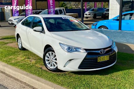 White 2016 Toyota Camry Sedan ALTISE