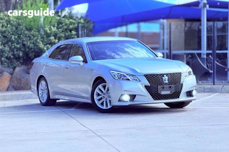 Silver 2013 Toyota Crown Sedan