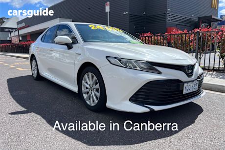 White 2018 Toyota Camry Sedan Ascent