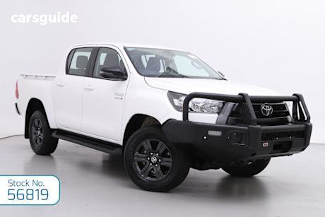 White 2023 Toyota Hilux Double Cab Pick Up Sr (4X4)