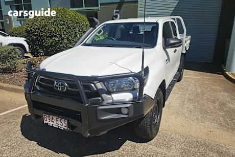 White 2022 Toyota Hilux Double Cab Chassis Sr (4X4)