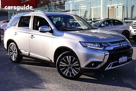 Silver 2020 Mitsubishi Outlander SUV LS F