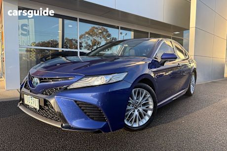 Blue 2018 Toyota Camry Sedan Sl