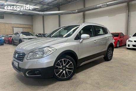 Silver 2016 Suzuki S-Cross SUV GLX F