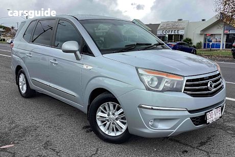 Silver 2014 Ssangyong Stavic SUV R