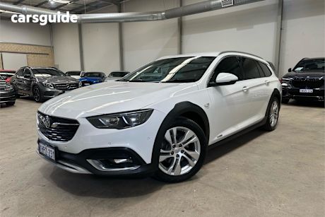 White 2020 Holden Calais SUV