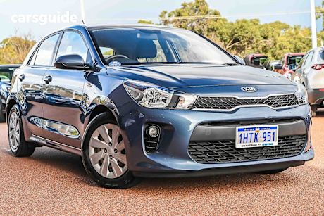 Blue 2018 Kia RIO Hatch S F