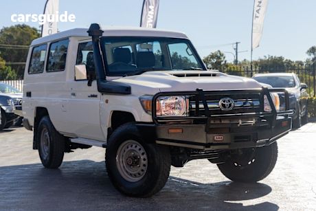 White 2018 Toyota Landcruiser SUV GXL TROOPCARRIER 4X4