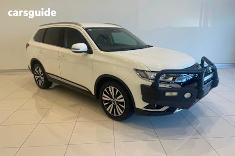White 2020 Mitsubishi Outlander SUV LS 4X4