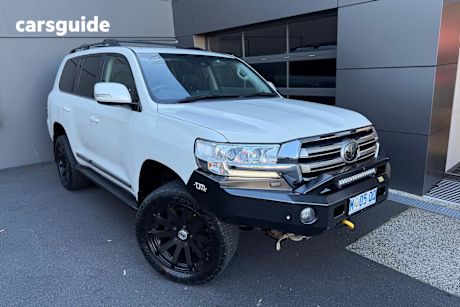 White 2017 Toyota Landcruiser SUV SAHARA 4X4