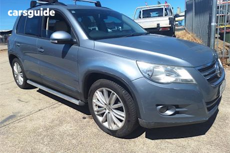 Grey 2009 Volkswagen Tiguan Wagon 103 Tdi