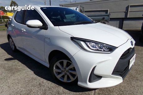 White 2020 Toyota Yaris Hatchback Sx Hybrid