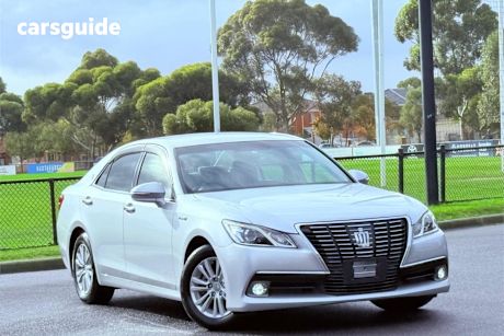 Silver 2014 Toyota Crown Sedan ROYAL SALOON
