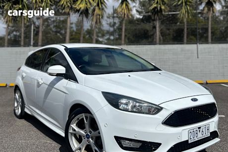 White 2016 Ford Focus Hatchback Titanium