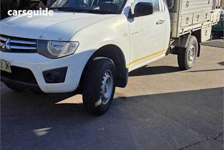 White 2014 Mitsubishi Triton Cab Chassis Glx