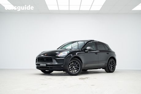 Black 2022 Porsche Macan SUV T 4WD