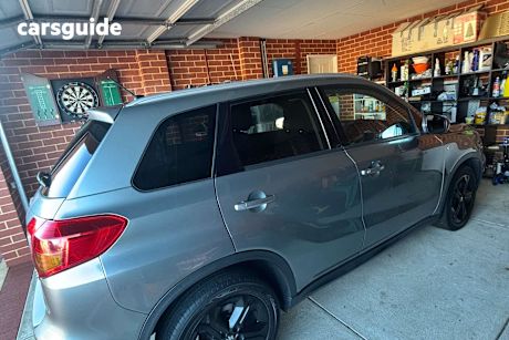 Grey 2017 Suzuki Vitara SUV RT-S F