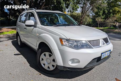 White 2007 Mitsubishi Outlander SUV LS 4X4