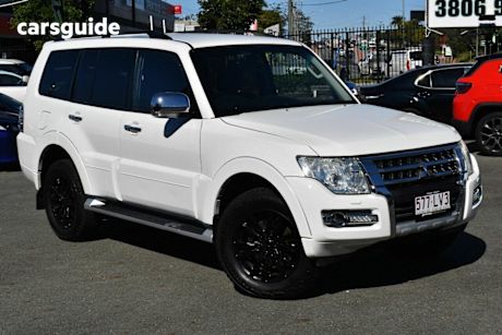 White 2015 Mitsubishi Pajero SUV GLX 4X4