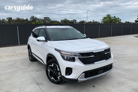 White 2025 Kia Seltos SUV SPORT+ F