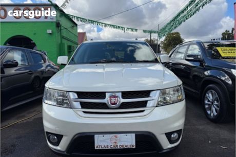 White 2013 Fiat Freemont SUV LOUNGE F
