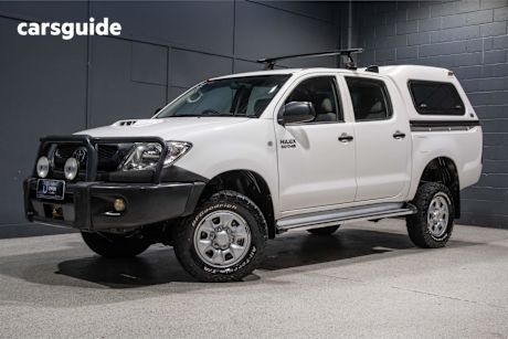White 2011 Toyota Hilux Ute Tray SR 4X4