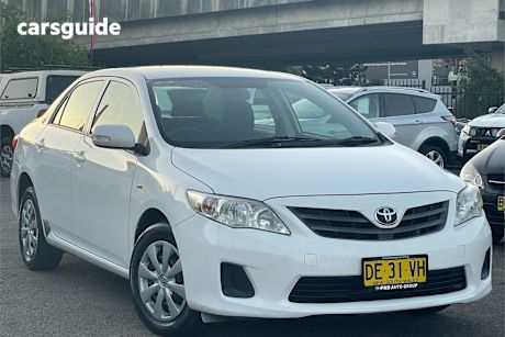 White 2013 Toyota Corolla Sedan ASCENT F