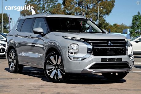 Grey 2025 Mitsubishi Outlander SUV EXCEED 4X4