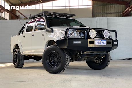 White 2010 Toyota Hilux Dual Cab Pick-up Sr5 (4X4)