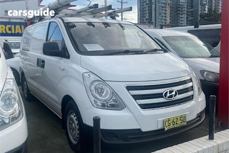 White 2016 Hyundai Iload Commercial R