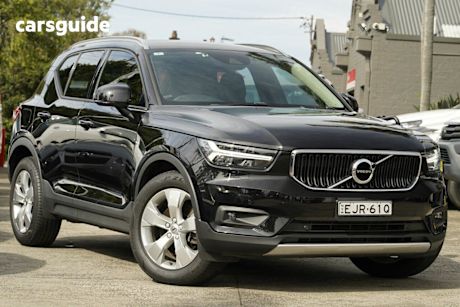 Black 2020 Volvo XC40 Wagon T4 Momentum (Fwd)