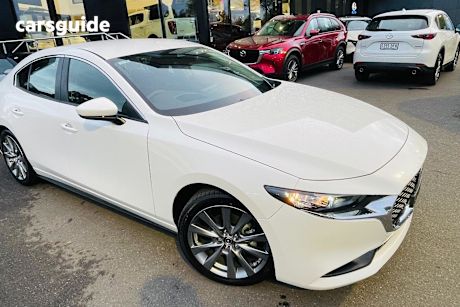 White 2025 Mazda 3 Sedan G20 Evolve