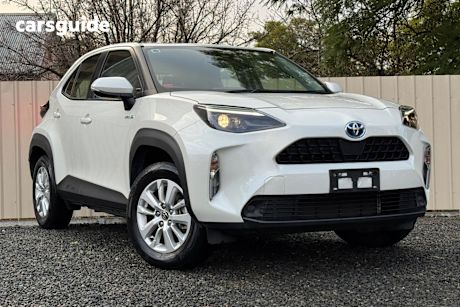 White 2021 Toyota Yaris Cross SUV GX 4X4