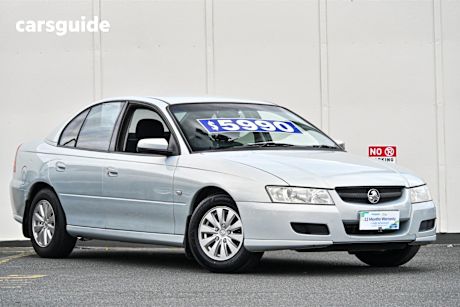 White 2005 Holden Commodore Sedan ACCLAIM R